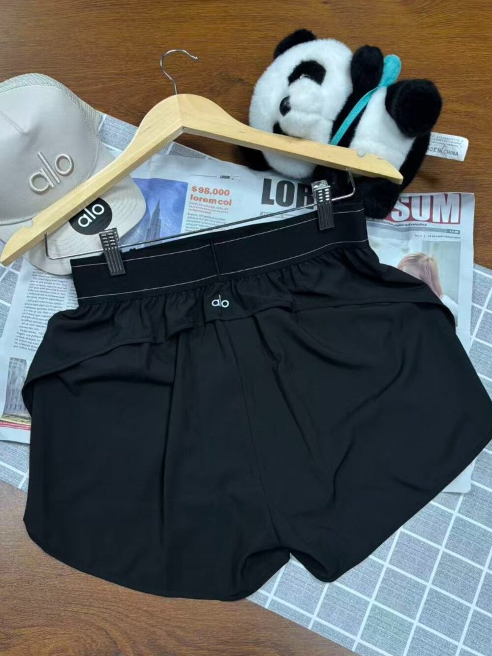 🏷️NWT Alo Yoga Match Point Sports Shorts Black High and Low Rise Fitness Shorts - Picture 4 of 9
